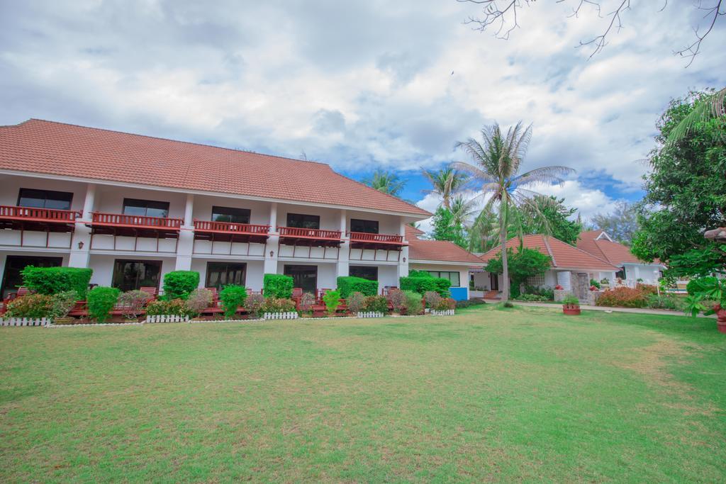 The Privacy Beach Resort & Spa Sam Roi Yot Exterior photo